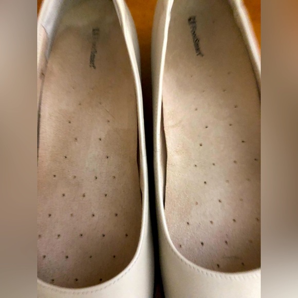 FootSmart Women's Wedge Women's Shoes Slip On Cream 11 - Picture 2 of 4